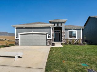 6908 NE 70th St, Kansas City, MO 64119