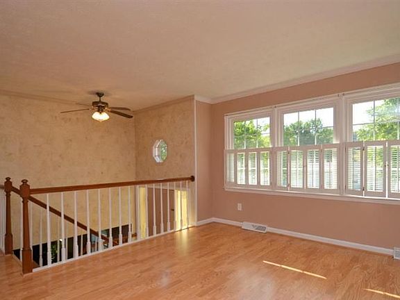 3rd image of 4264 Forsythe Dr