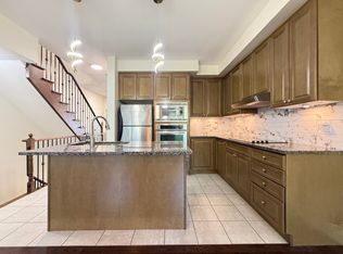 5710 Long Valley Rd, Mississauga, ON L5M0M1