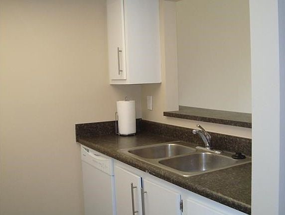 3rd image of 3706 Broadway APT 23