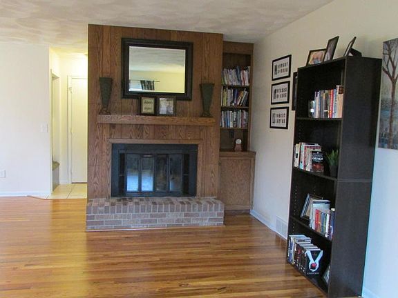 5th image of 6302 Royal Oak Dr