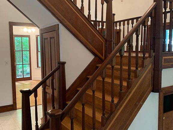 Entry/stair