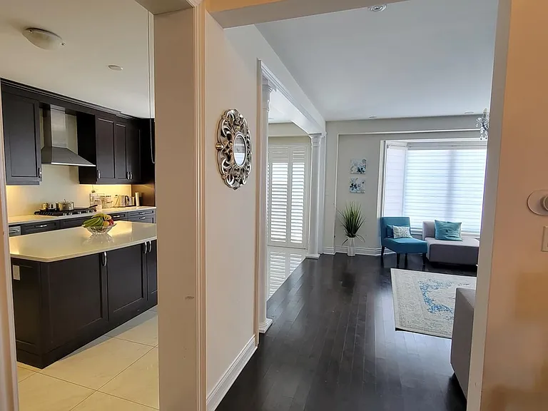 46 Black Diamond Cres — Photo 6