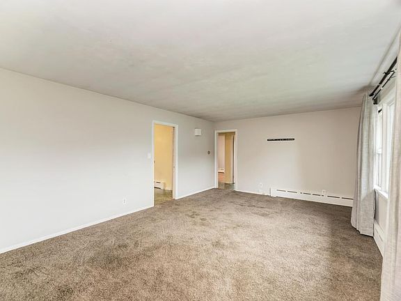 3rd image of 23929 W Chicago St