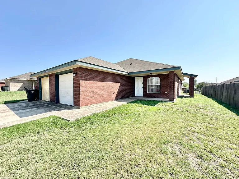 2706 Edgefield St — Photo 1