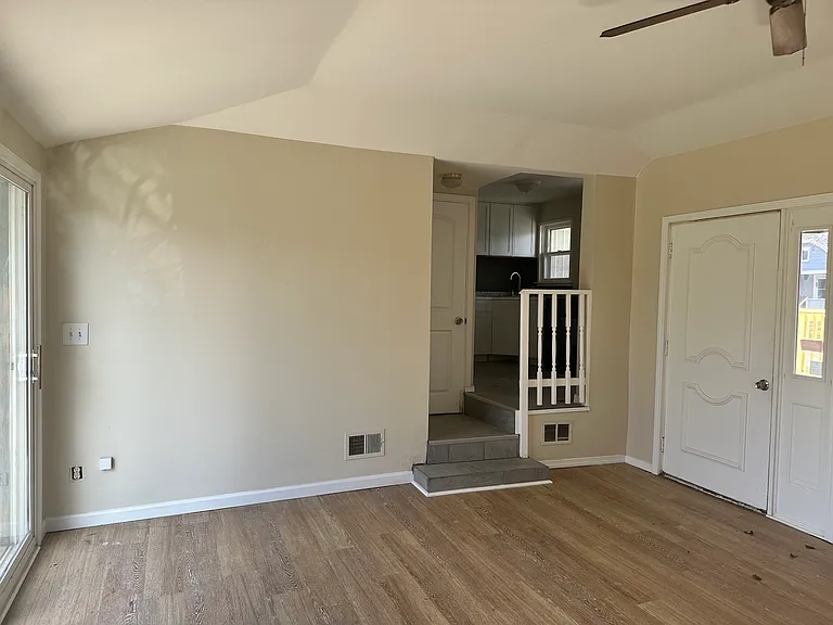 2215 Durand St — Photo 8
