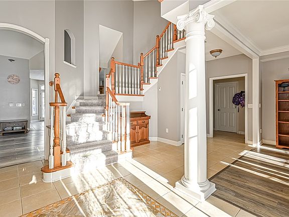 5th image of 807 Gallant Fox Ln