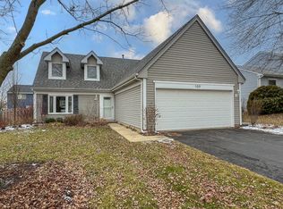 109 Red Cedar Dr, Streamwood, IL 60107