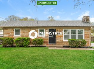2525 Coronet Dr, Louisville, KY 40216