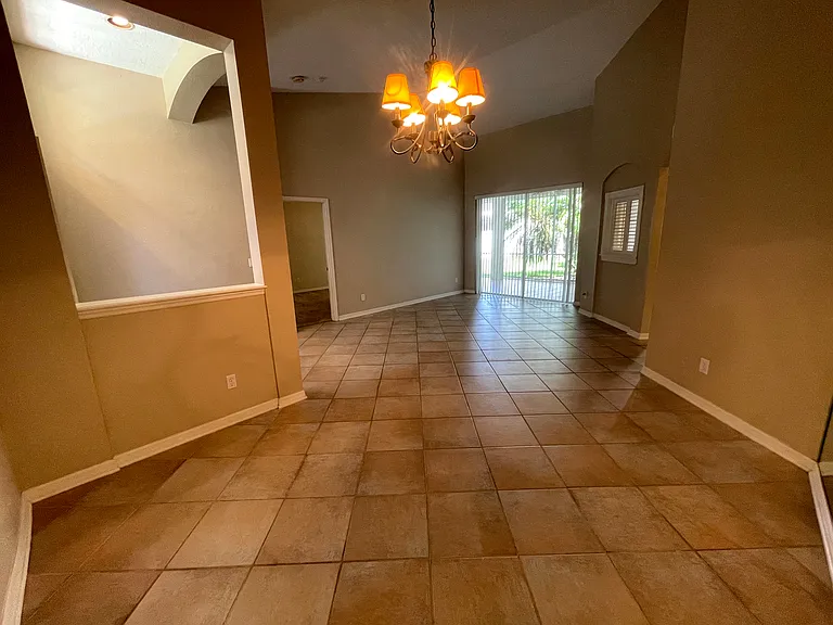 18111 Pheasant Walk Dr — Photo 4