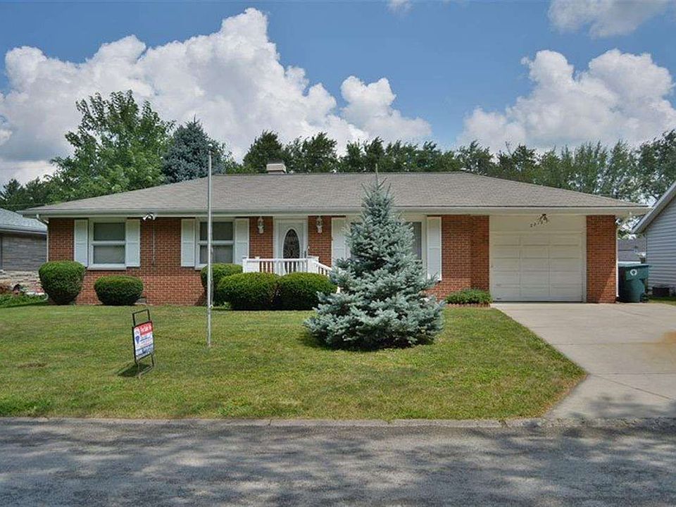 1st image of 2212 W Surrey Dr