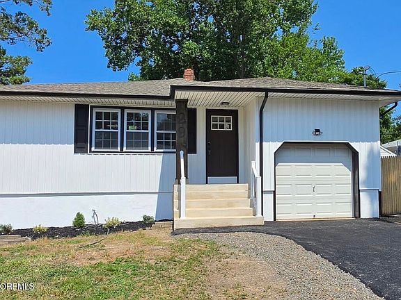 2nd image of 29 Wayside Drive