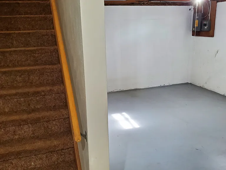 1163 Higgins Ave — Photo 63