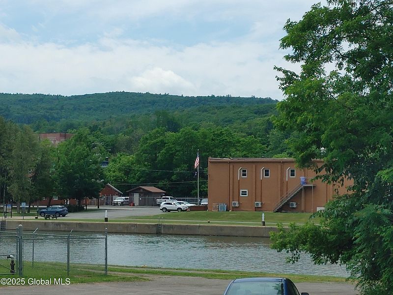 3rd image of 3 Williams Street
