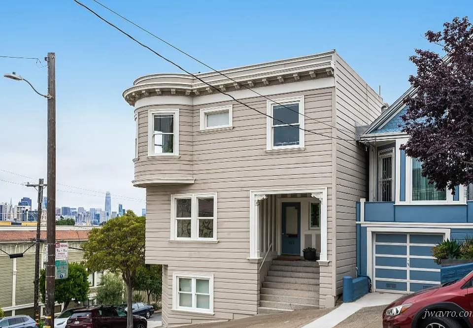 553 Sanchez St