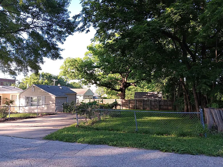 617 Shawnee Rd — Photo 9