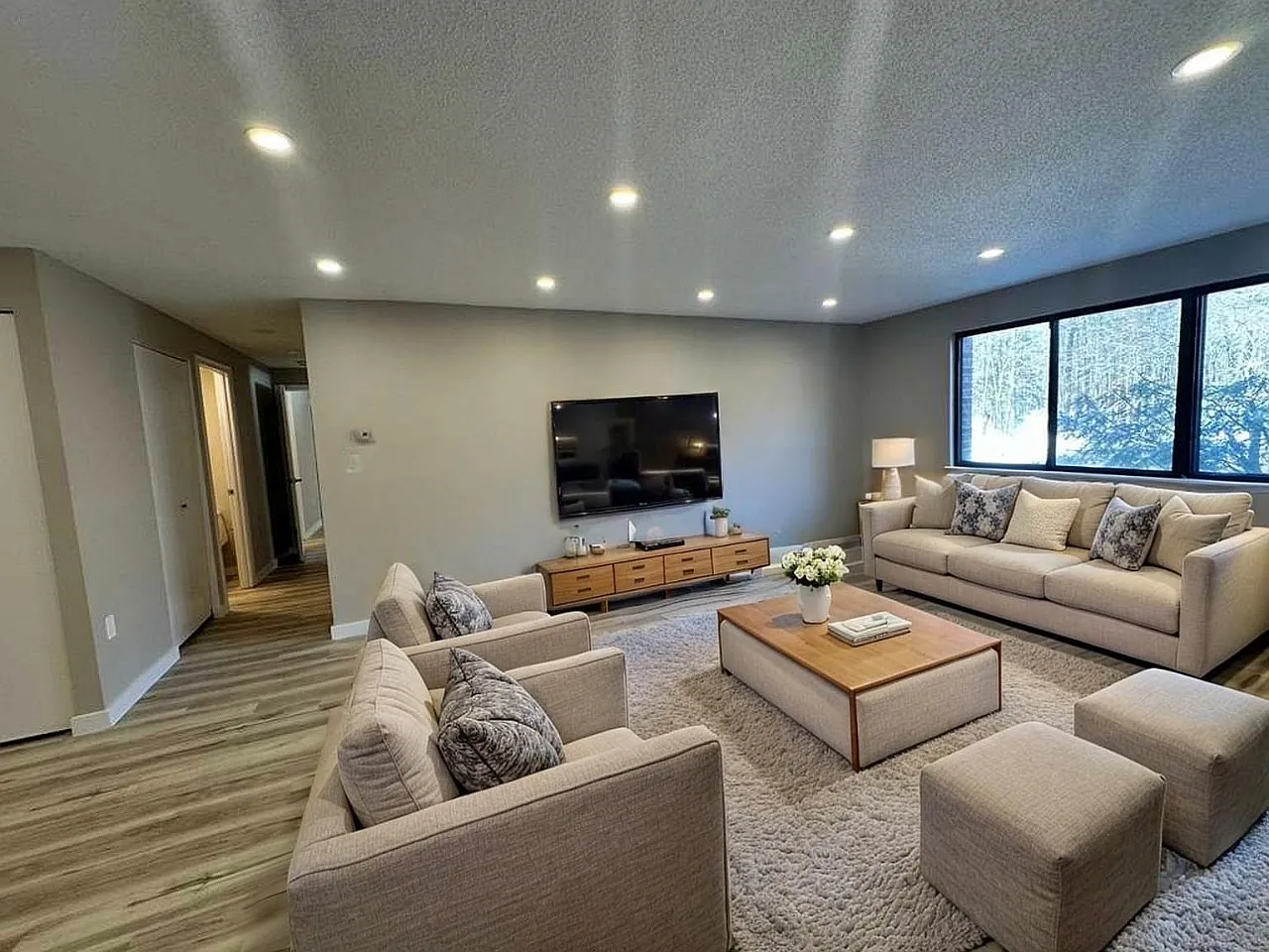 3 bed, 1165 sqft, $2,385 — Photo 2