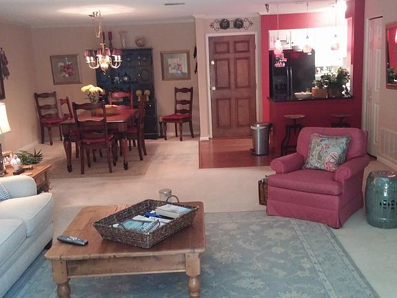 Living/Dining Room - Front Door View