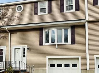 10 Meeting House Ln UNIT 10, Millbury, MA 01527