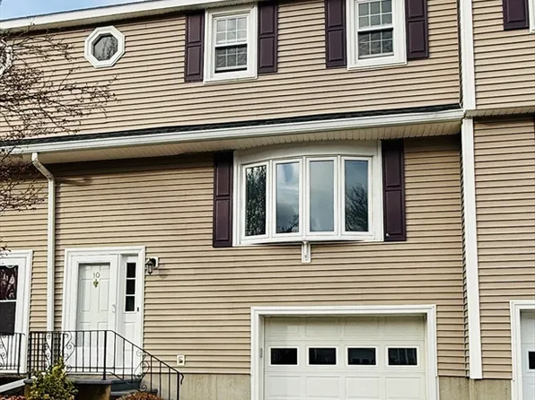 10 Meeting House Ln Unit 10, Millbury, MA 01527