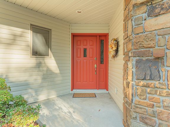 4th image of 11 Cabrillear Ln