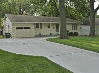 7741 Howe Dr, Prairie Village, KS 66208