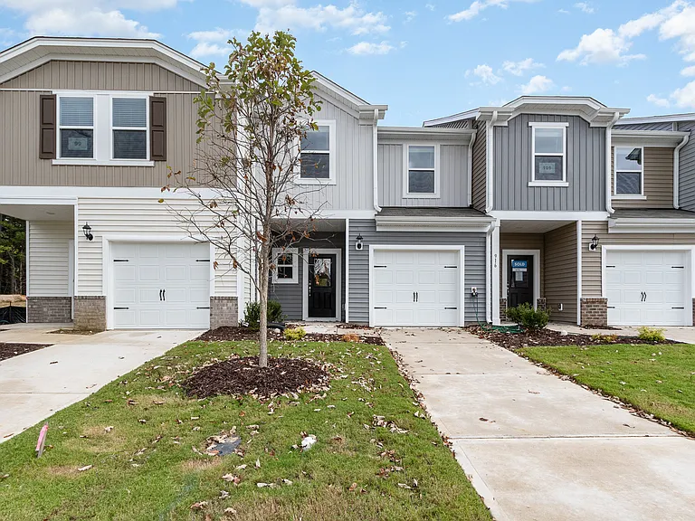 912 Rolling Fields Dr — Photo 10