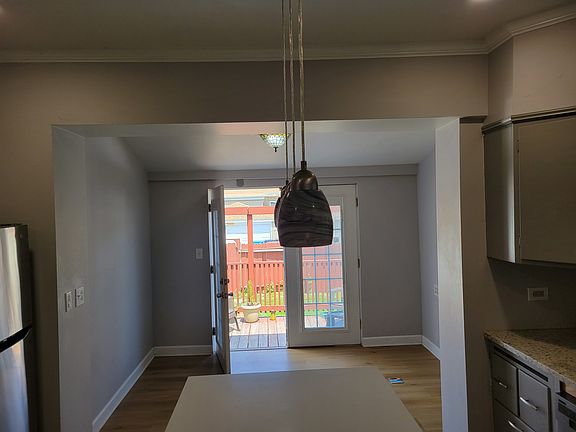 4th image of 5322 W Cuyler Ave