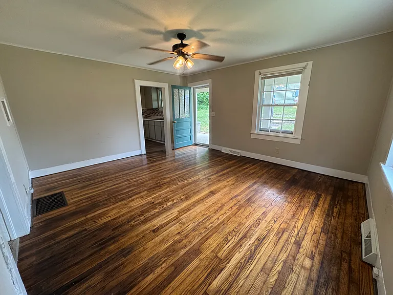 235 Dodd St — Photo 11