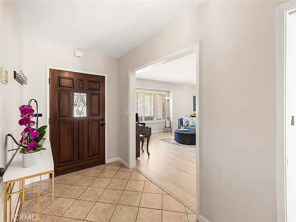 3rd image of 698 Wellesley Dr
