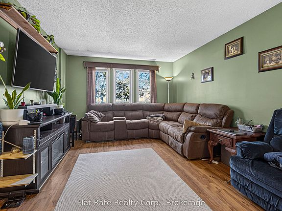 4th image of 5 Hudspeth Ct