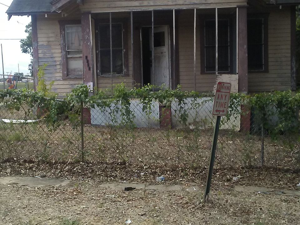 1st image of 2803 Frederick St