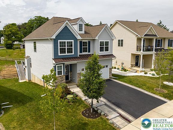 3rd image of 308 Bendelow Ln
