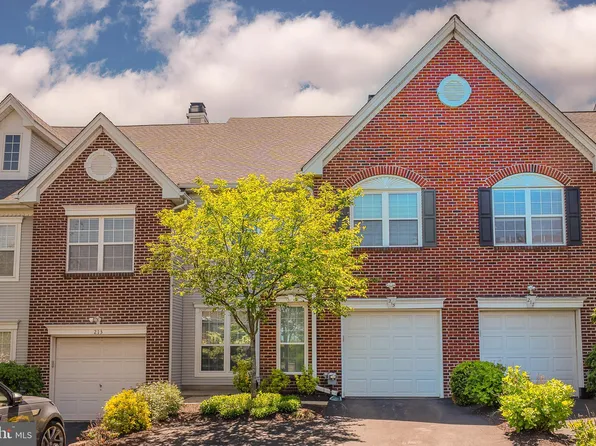 215 Lookout Pl, Wayne, PA 19087