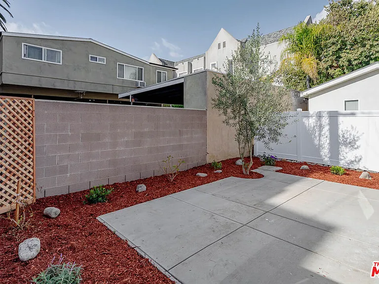 253 S Catalina Ave — Photo 4