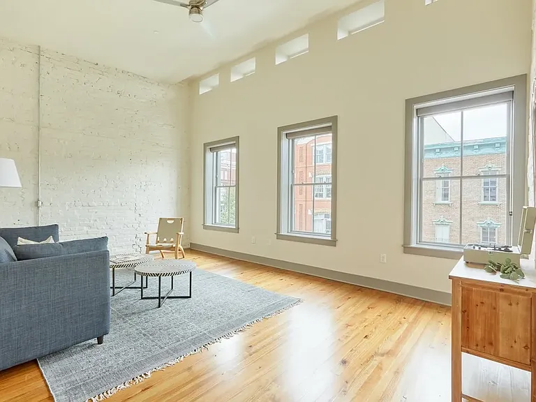 216 W Broughton St #2A — Photo 3