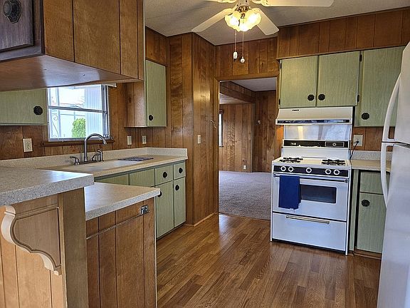 2nd image of 12340 Badger Ln SE