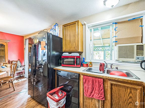 5th image of 21626 50th Ave E