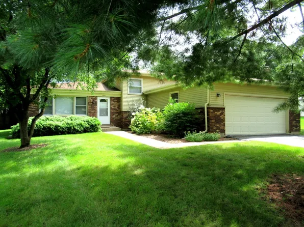 822 Spruce St, Batavia, IL 60510