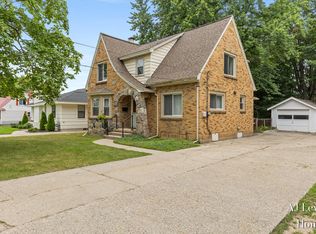 653 Three Mile Rd NE, Grand Rapids, MI 49505