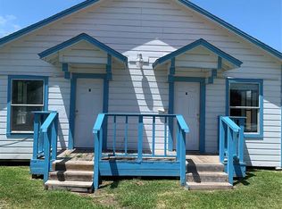 718 W 4th St, Freeport, TX 77541