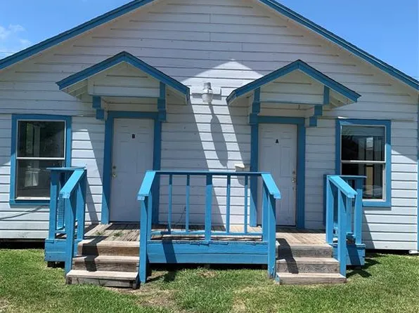 718 W 4th St, Freeport, TX 77541