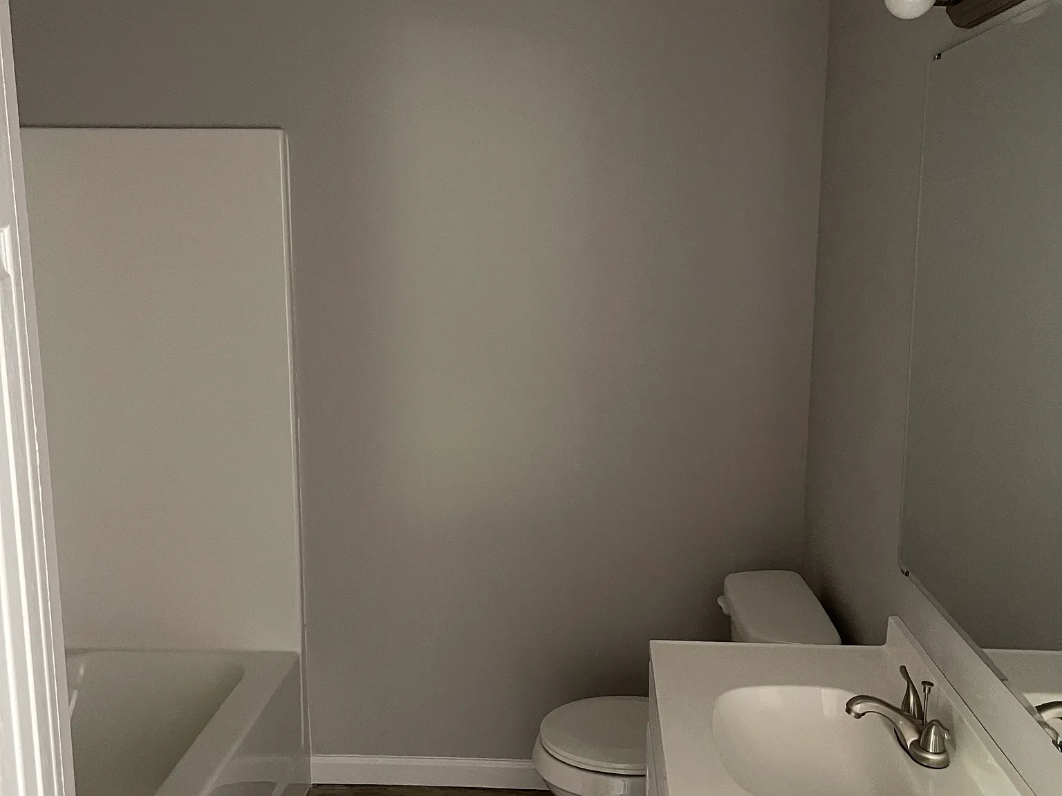 3 bed, 1.5 bath, 900 sqft, $950 — Photo 4