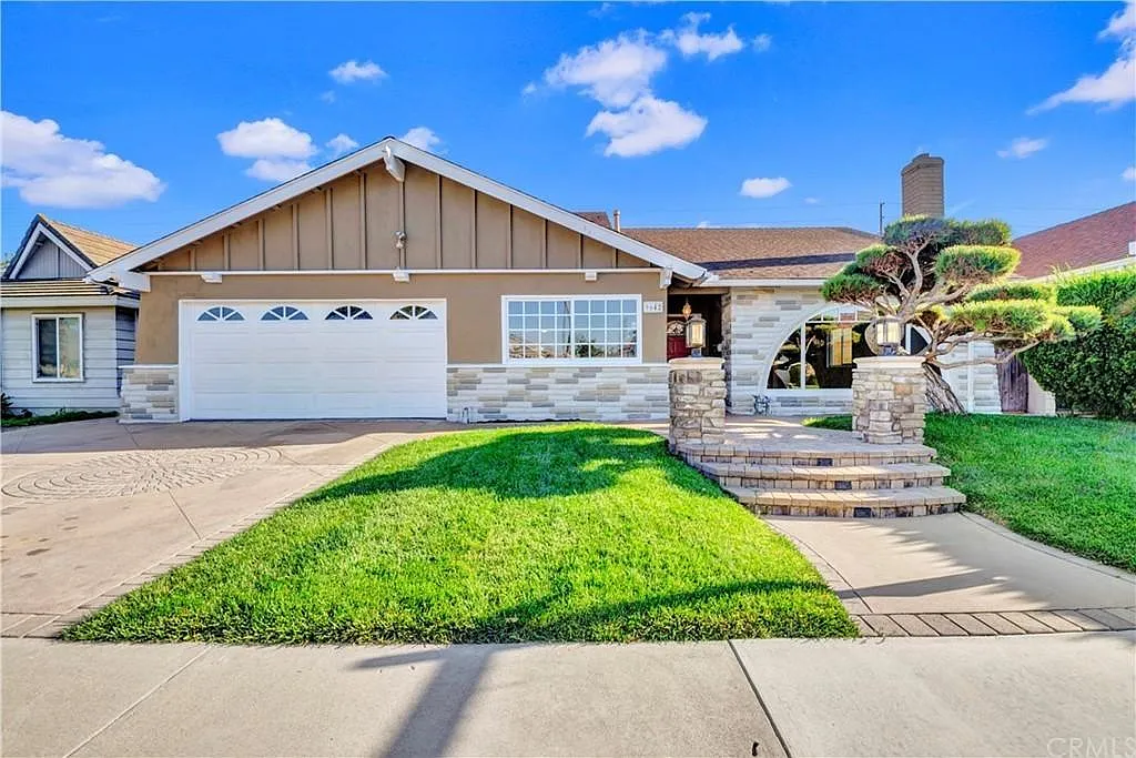 Building Photo - 9642 Peppertree Dr