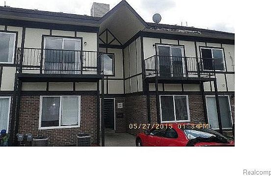 1st image of 936 Village Dr #1