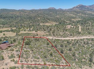 17401 S Pinon Ln, Peeples Valley, AZ 86332