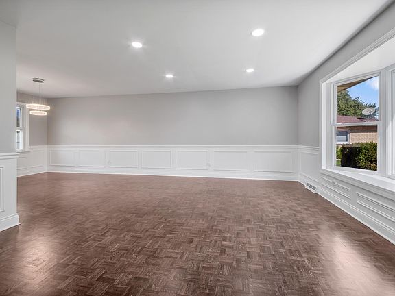 2nd image of 9212 S McVicker Ave