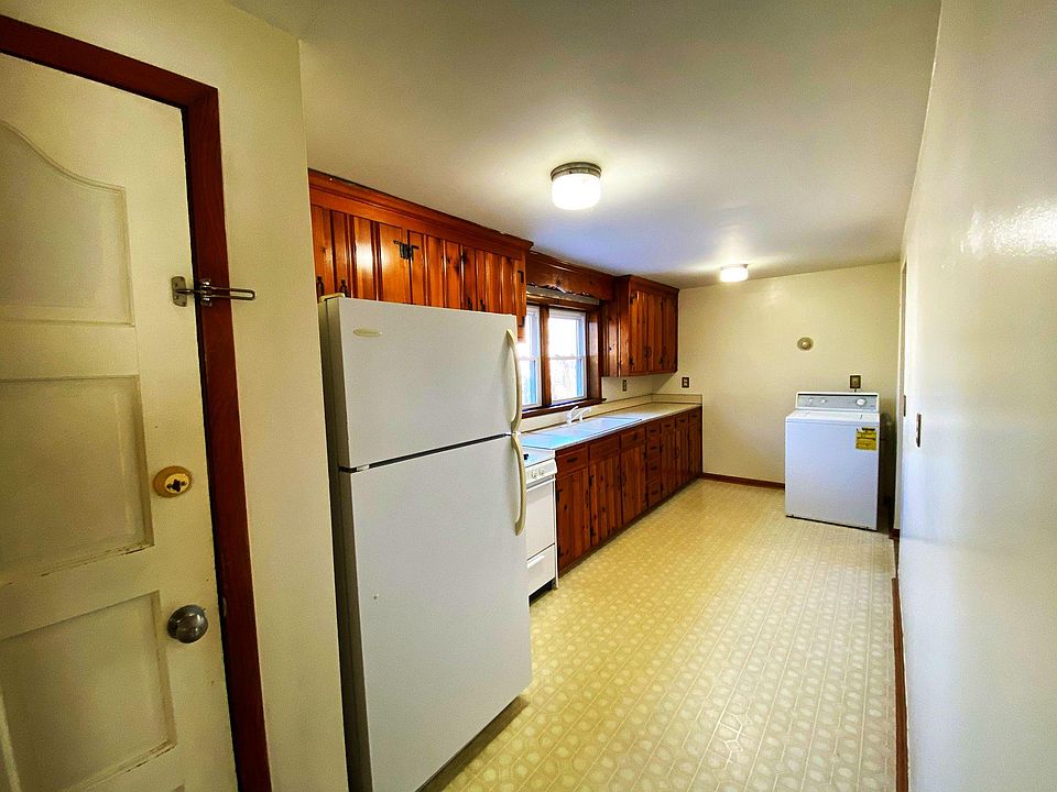 1st image of 9 Flory Ave #101