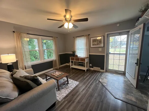 425 Church St, Jesup, IA 50648