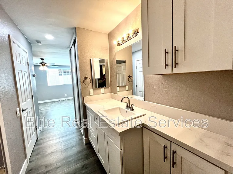 4424 47th St #1 — Photo 9